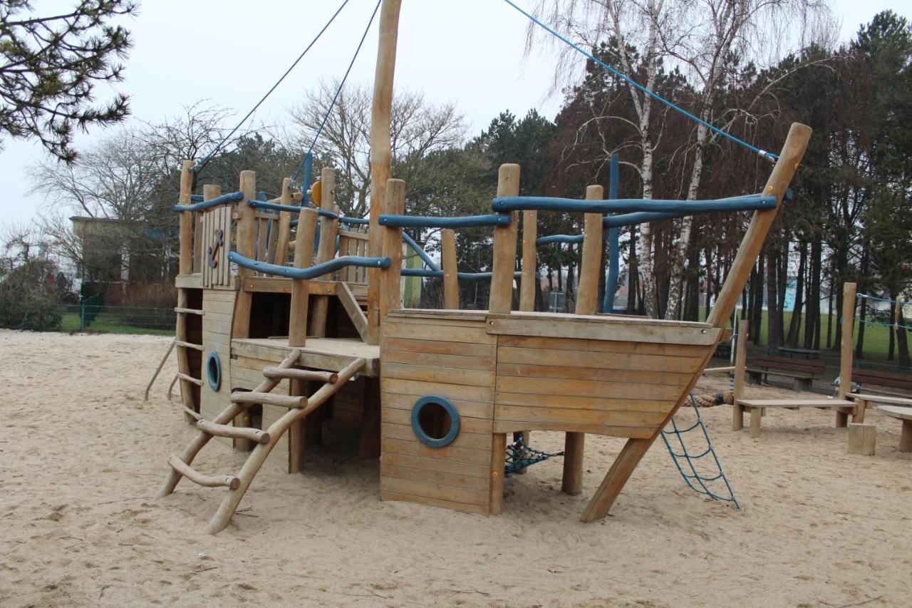 Ferienwohnungen Im Haus Strandburg Groemitz Exterior photo